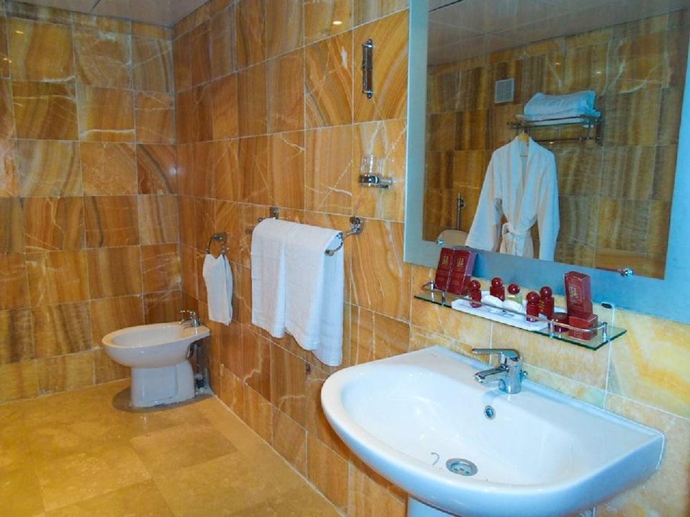 Hotel Les Zianides Tilimsan Zewnętrze zdjęcie